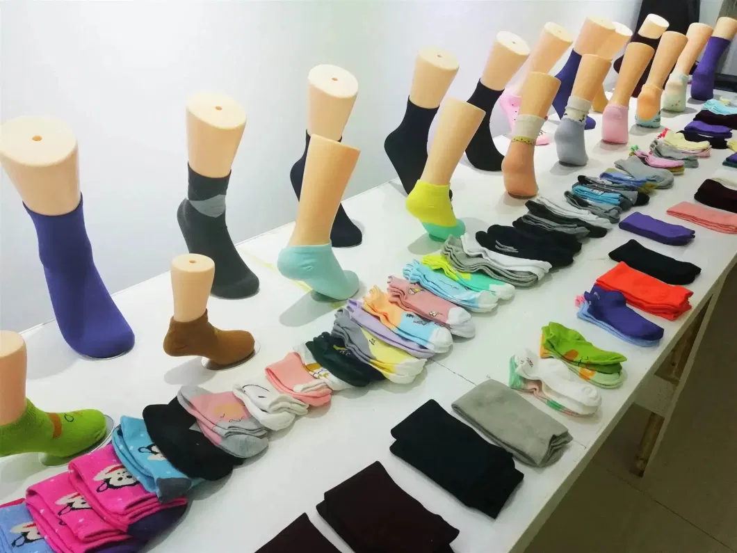 OEM Cotton Mens Sport Socks Wholesale Custom Socks Logo Crew Jacquard Socks